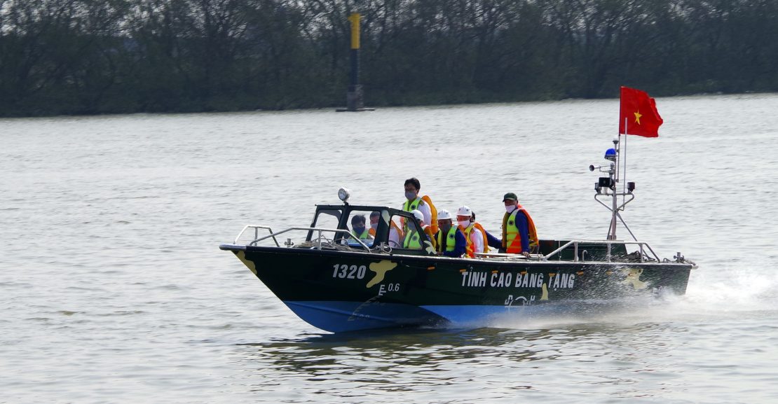 Tàu chuyển quân sử dụng thiết bị phản lực nước HamiltonJet HJ213