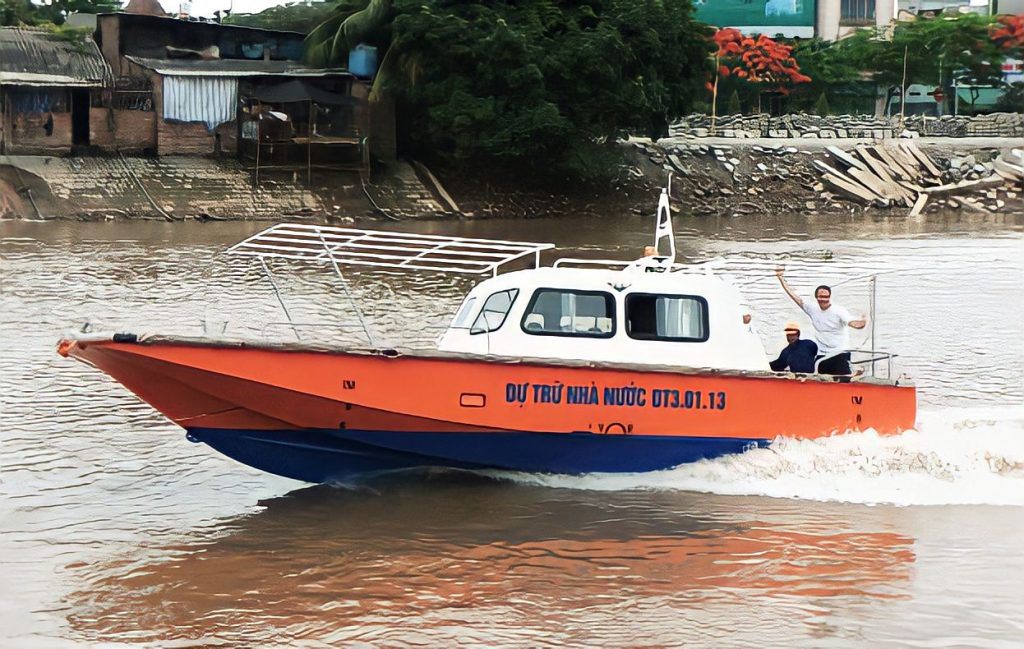 Nanni Z6.300 trên tàu tìm kiếm cứu nạn